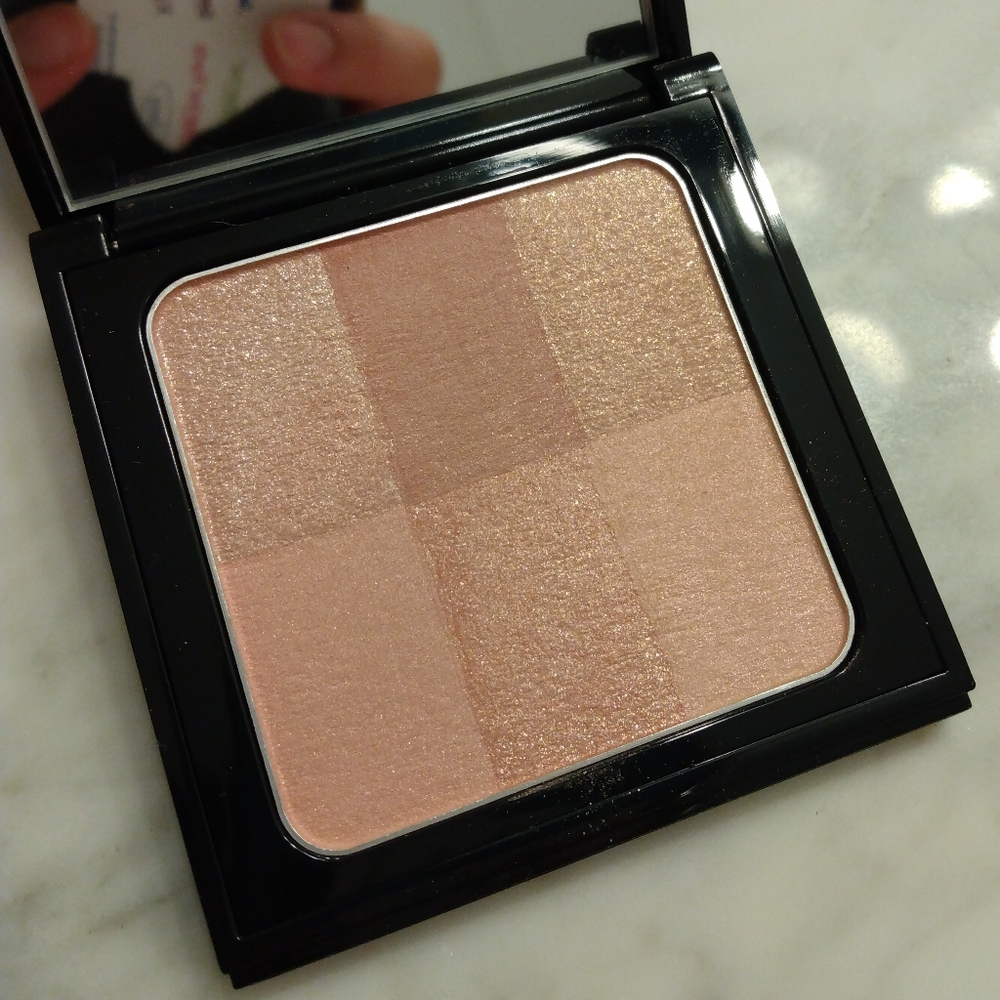 Bobbi Brown Brightening Brick